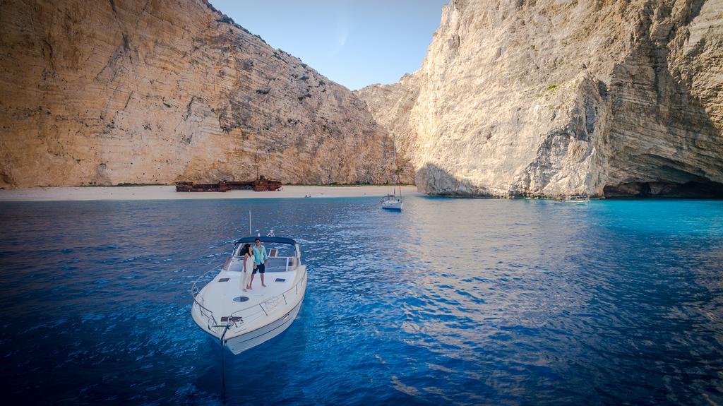 Pineapple Seaside Suite Zakynthos Town Exterior photo